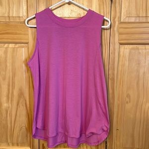 Tek Gear workout top. Size L.